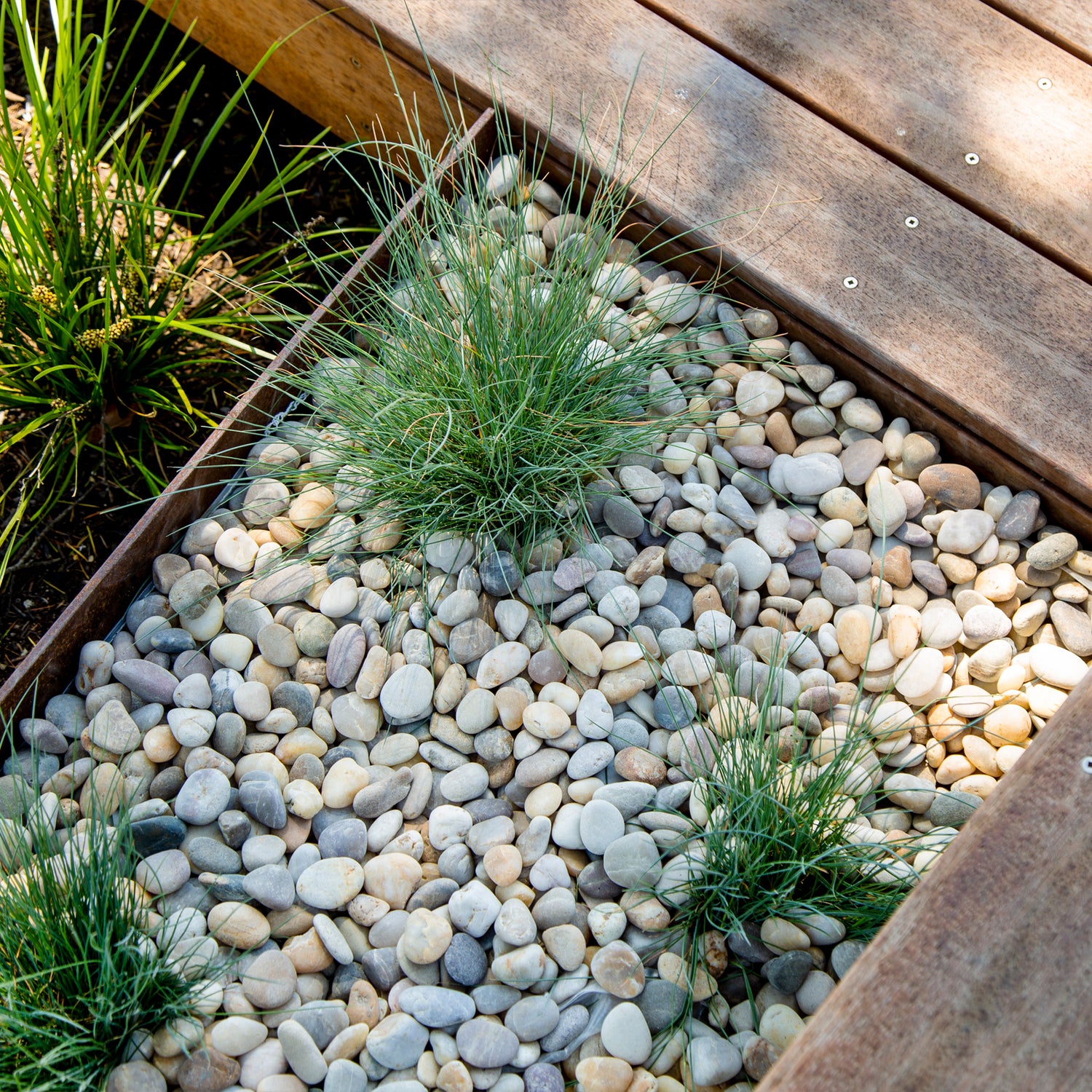 Smooth Cream 10-20mm Landscaping Pebbles