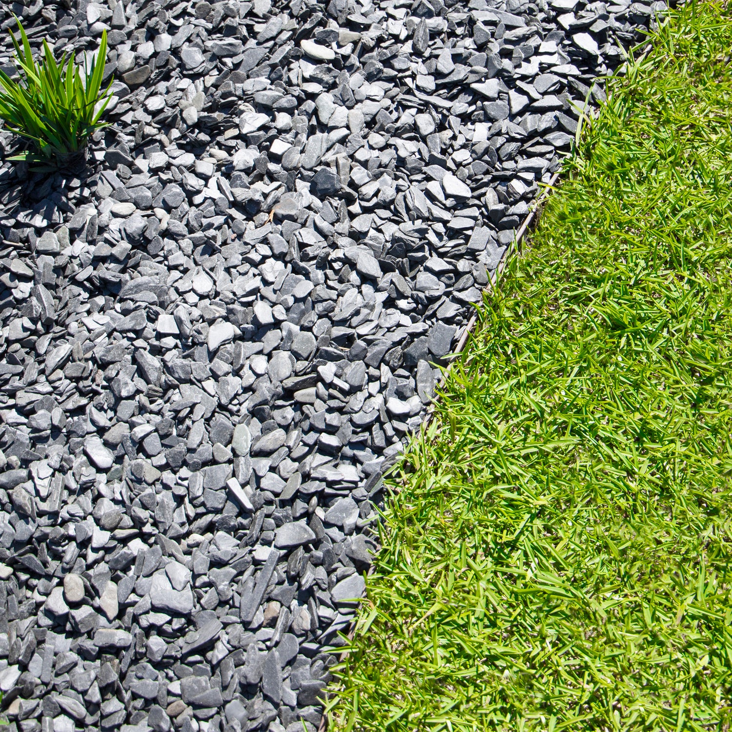 Polished Slate Black Chips 10-30mm Landscaping Pebbles