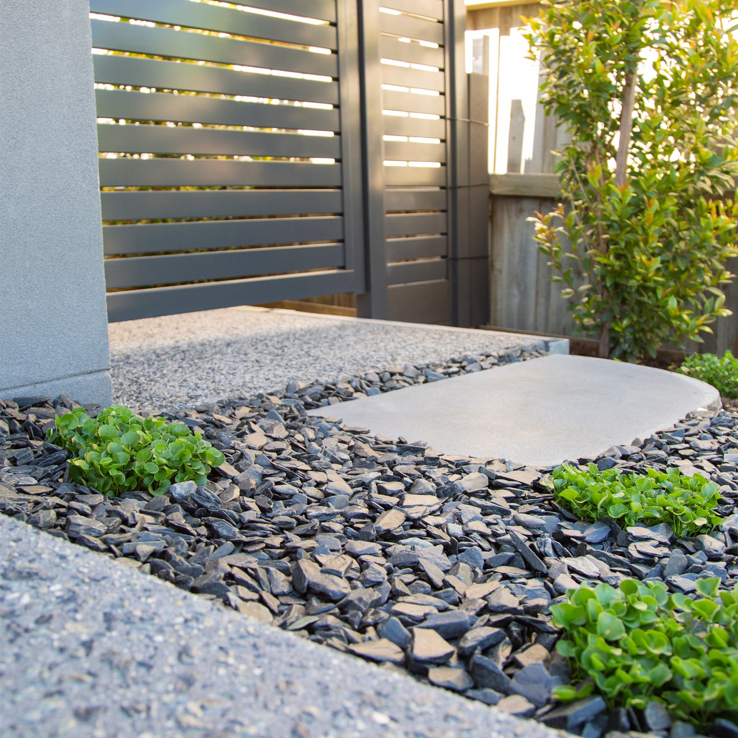 Polished Slate Black Chips 10-30mm Landscaping Pebbles