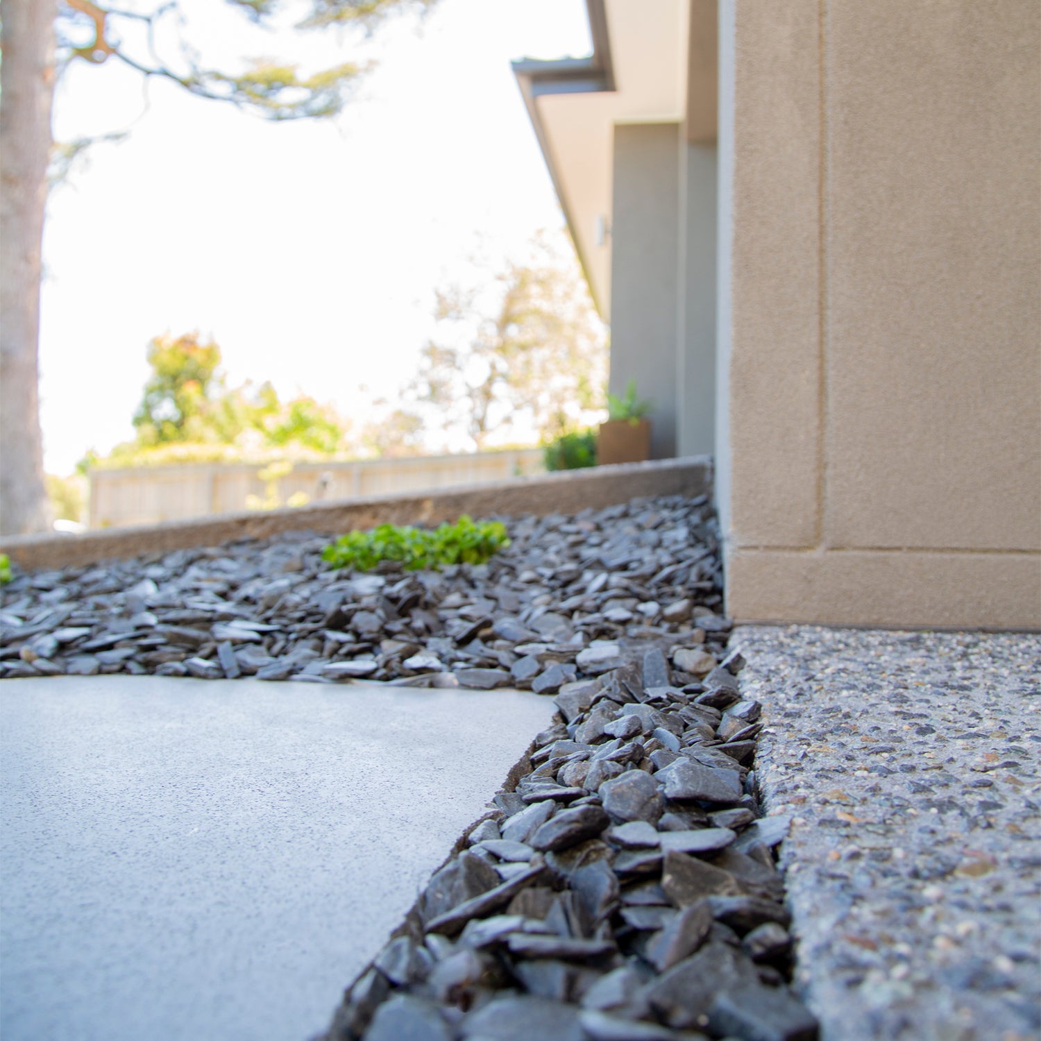 Polished Slate Black Chips 10-30mm Landscaping Pebbles