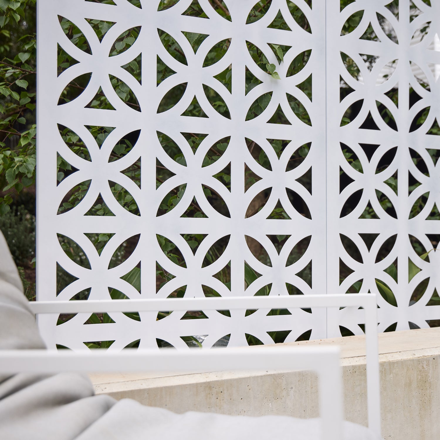 White Flowers Screen