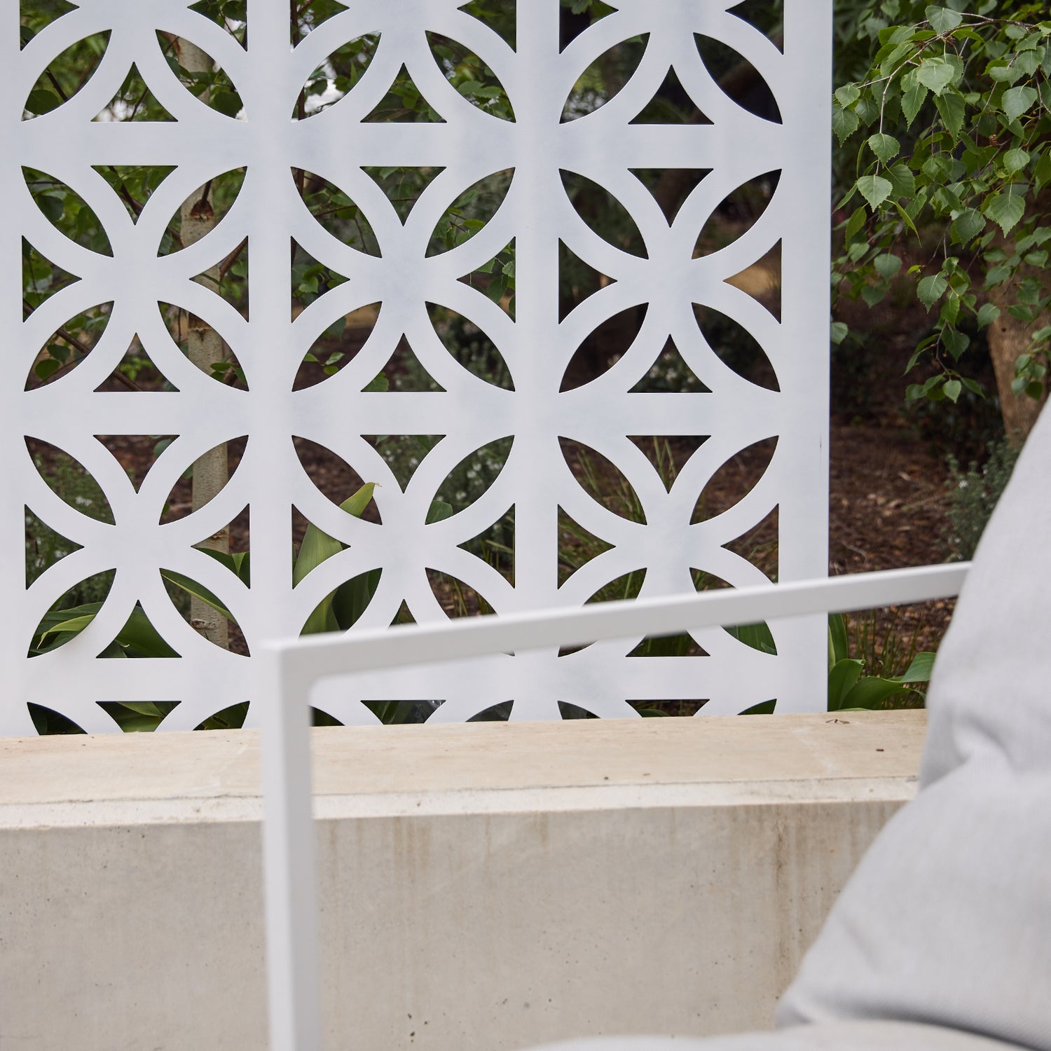 White Flowers Screen