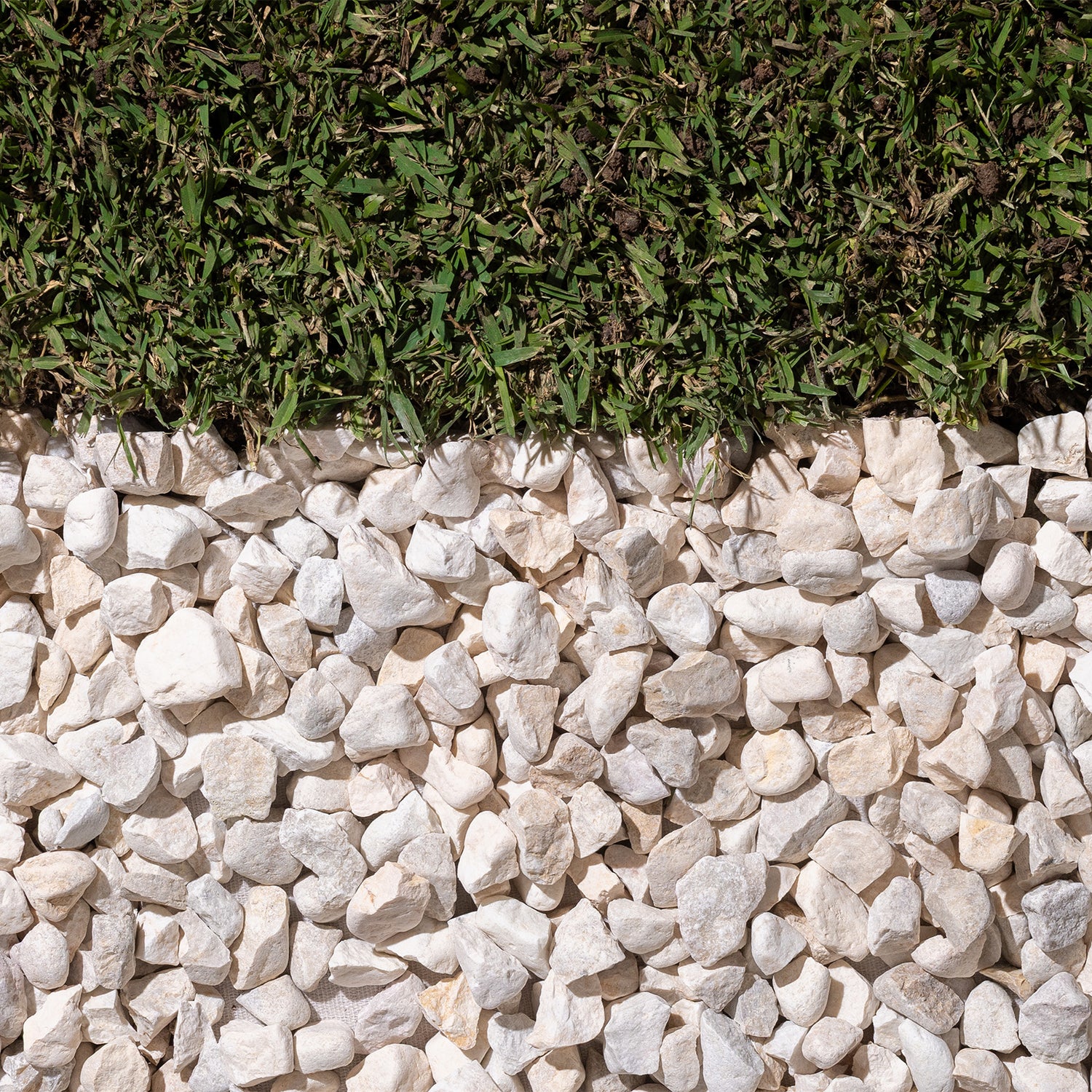 Crushed Light Mixed Limestone Pebbles 20-30mm