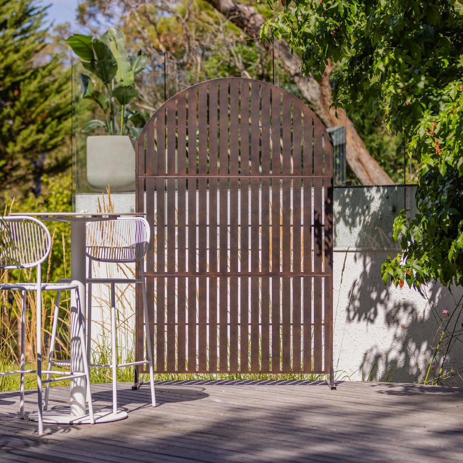 Freestanding Arch Metal Screen in Rustic Black