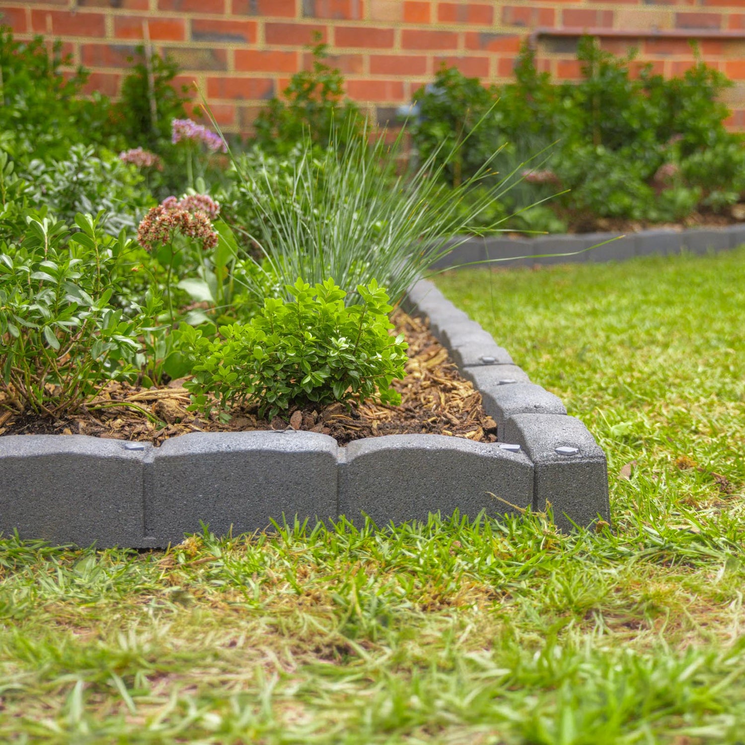 Roman Stone Rubber Edging